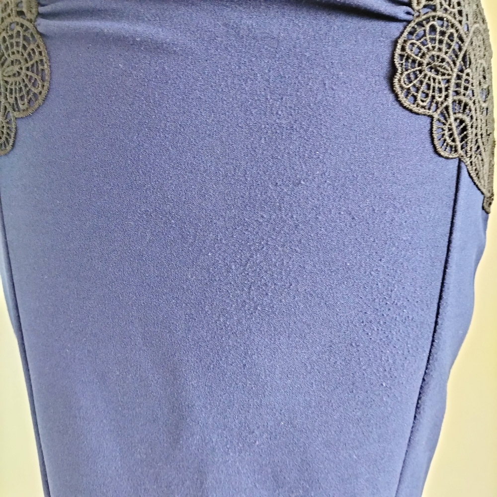 Lipsy London Bodycon Lace Dress - Picture 8 of 8